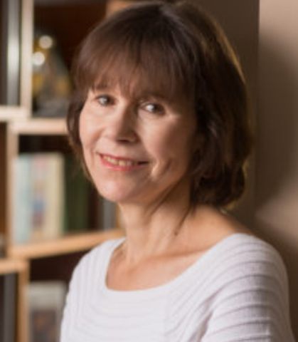 A photo of Evelyn
